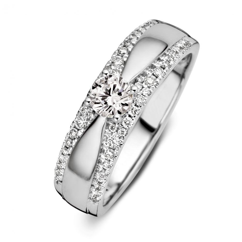 14-karaat-witgouden-pave-crossoverring-met-solitaire-diamant