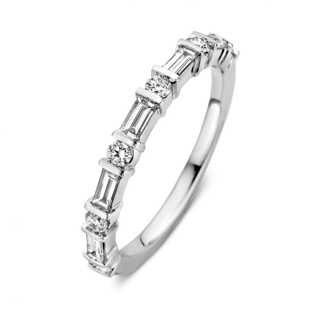 14-karaat-witgouden-ring-met-baguette-en-briljant-geslepen-diamanten