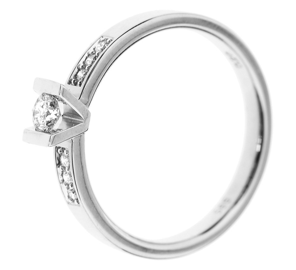 14-karaat-witgouden-solitair-ring-met-zijstenen-en-diamanten