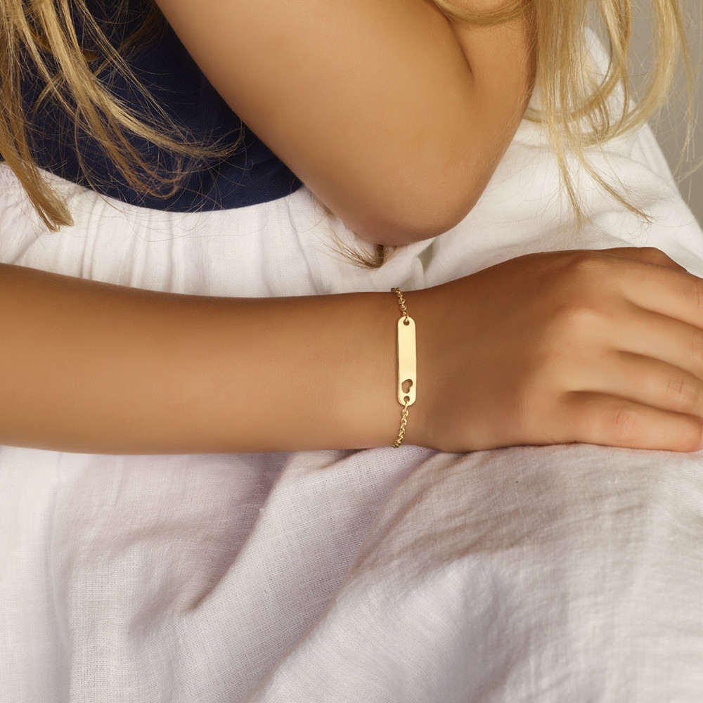 9-karaat-kinder-graveerarmband-met-hartje-en-ankerschakel