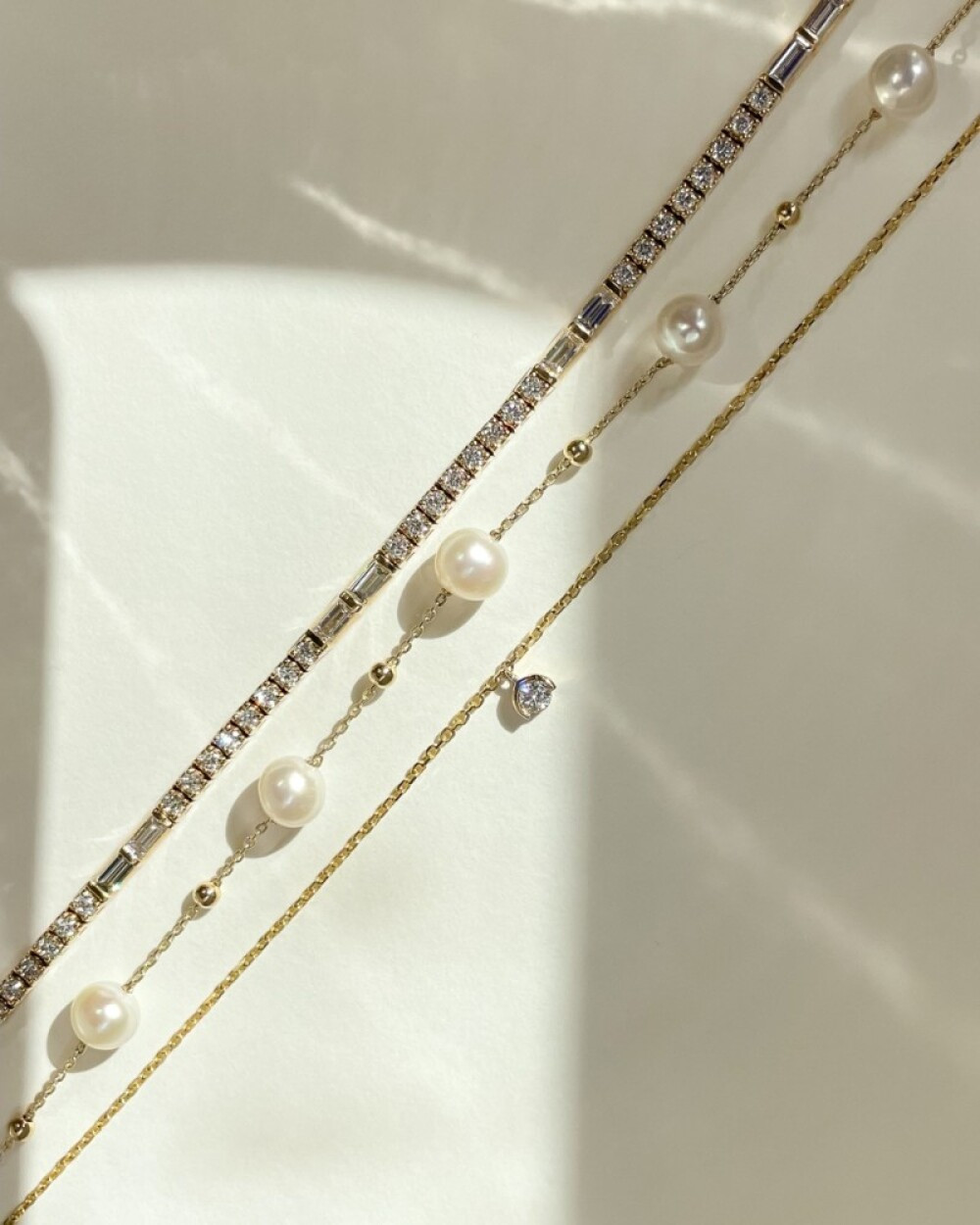 armband-van-goud-met-ronde-diamanten-hanger-008-crt-lengte-1719-cm