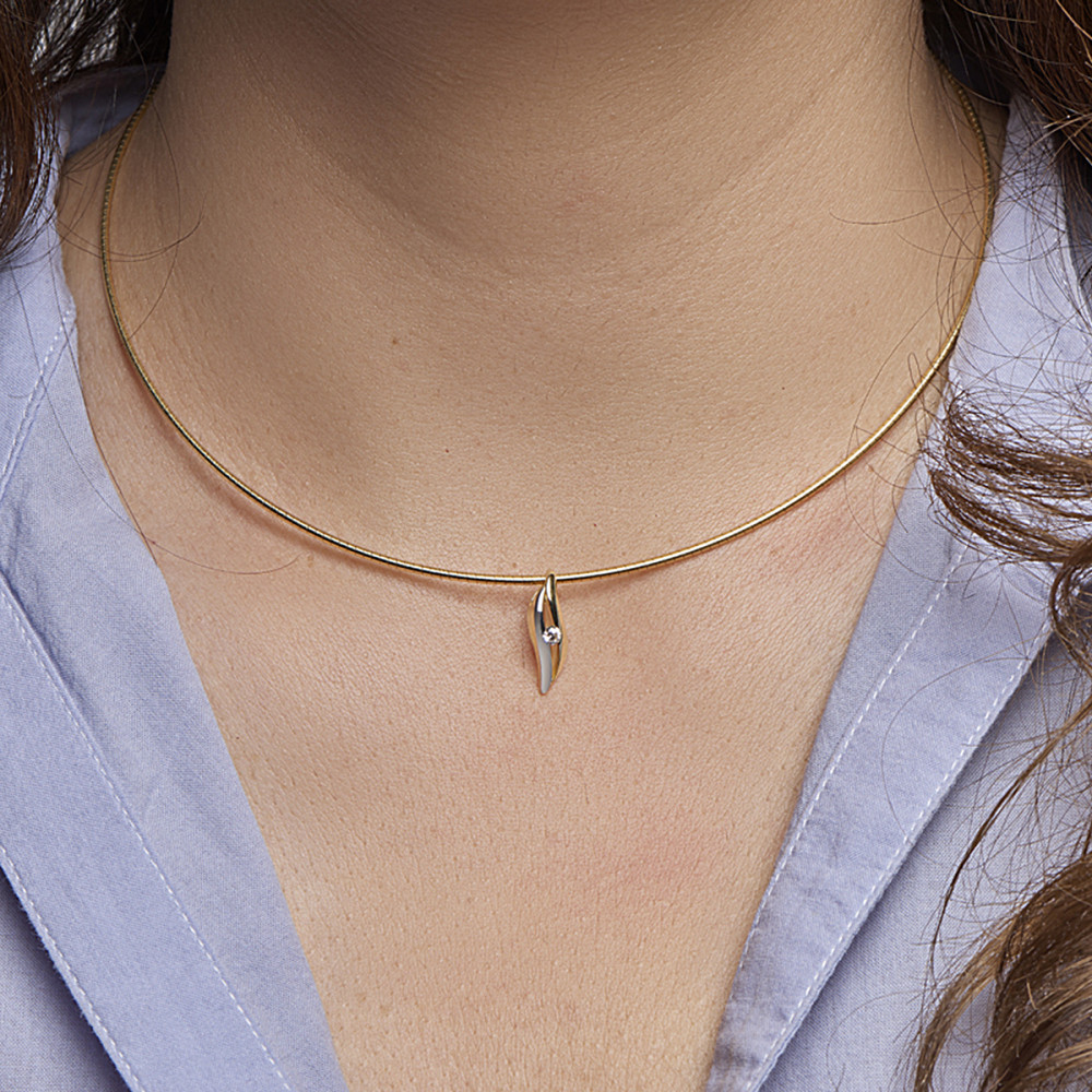 bicolor-gouden-en-witgouden-hanger-met-golvende-vorm-en-zirkonia-hoogte-17-5-mm