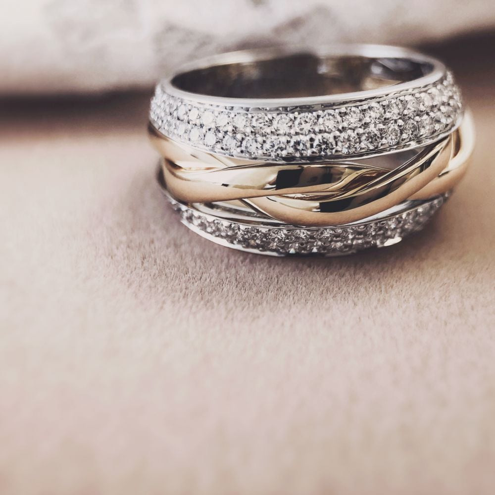 bicolor-pave-crossover-ring-met-diamanten-0-87-crt