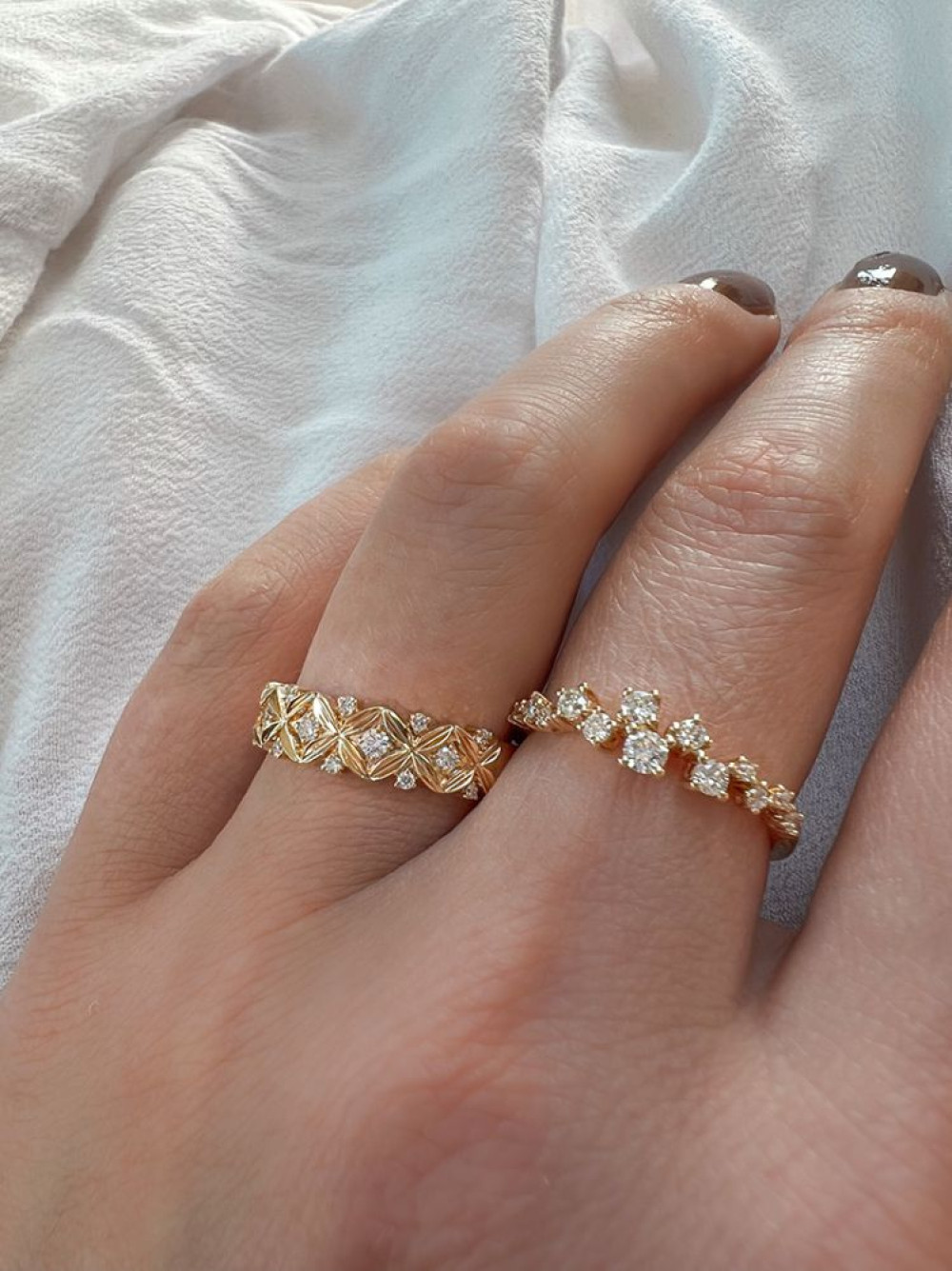 bloemen-schakelring-van-goud-met-diamanten-0-19-crt-en-5-5-mm-breed