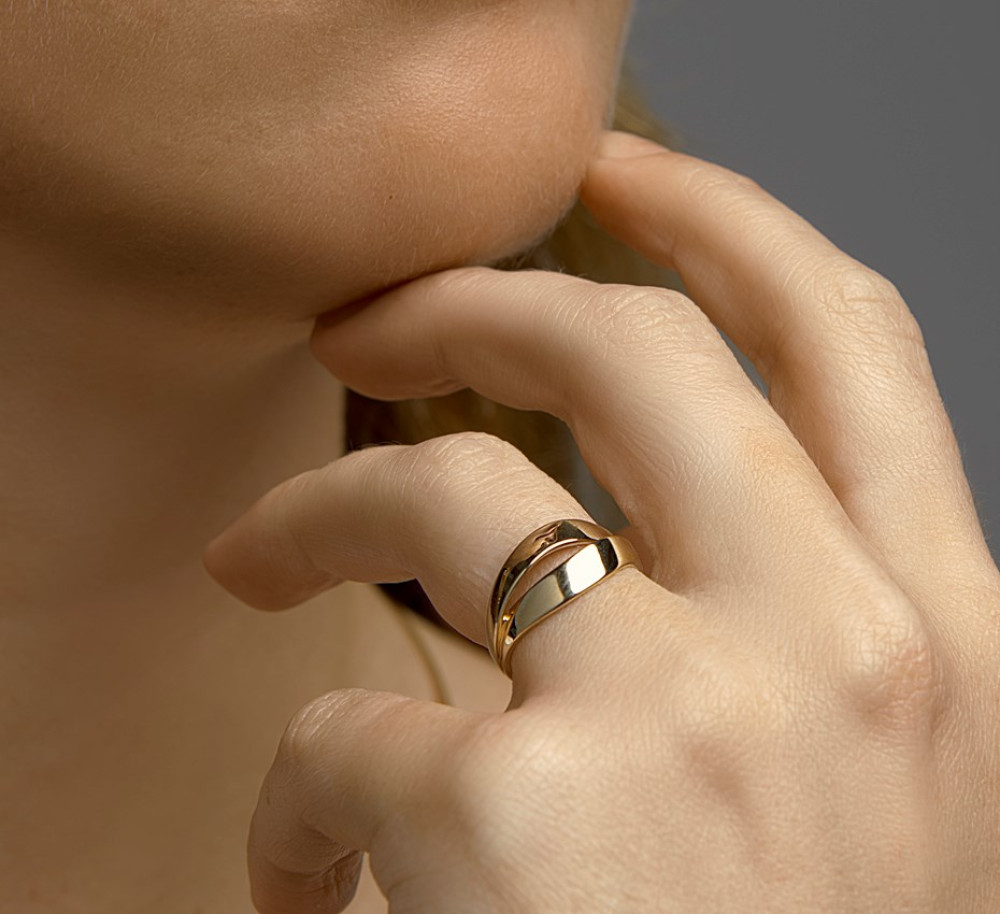 crossoverring-van-14-karaat-goud-vloeiend-kruisend-ontwerp-zonder-stenen