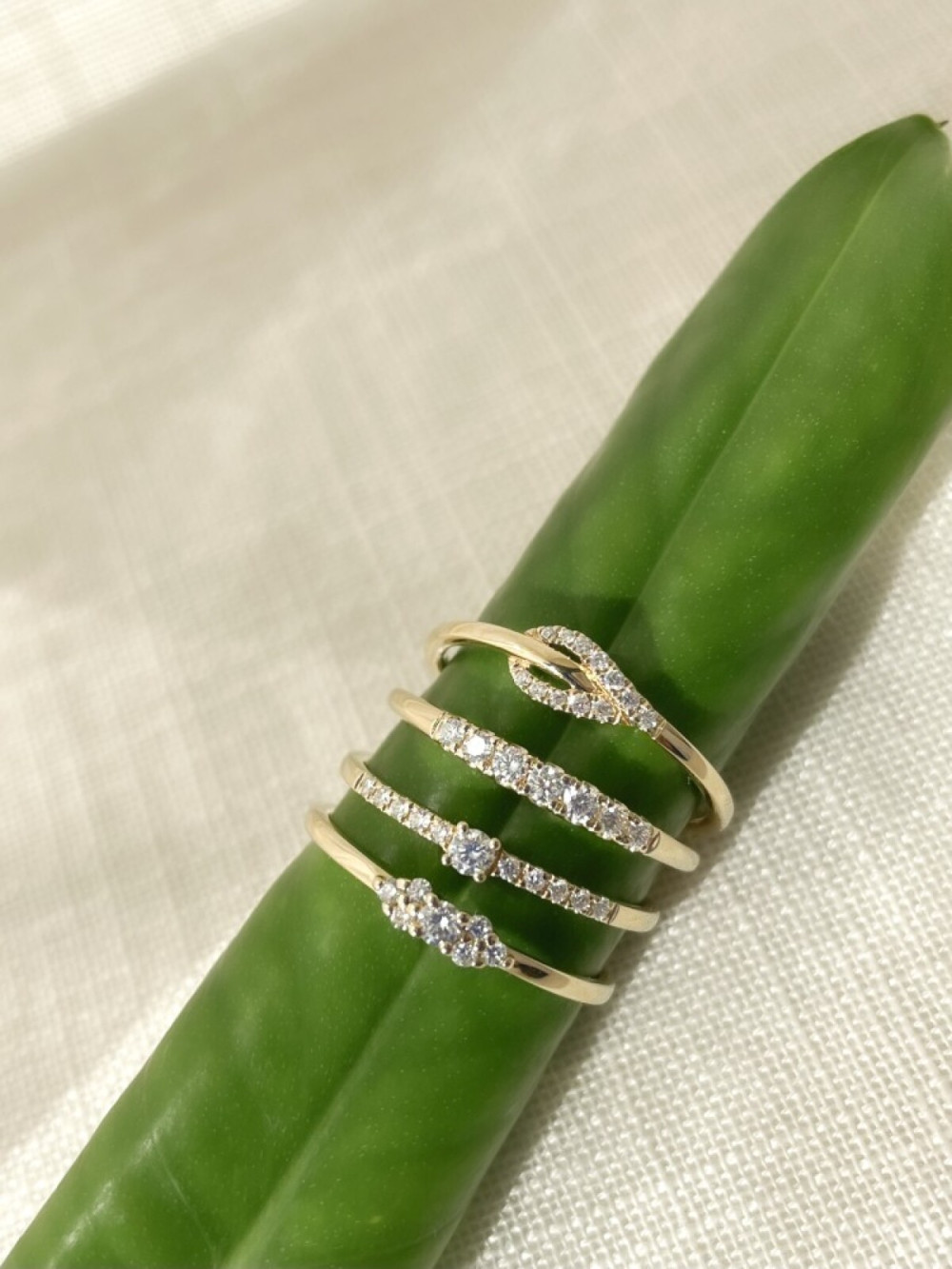 diamanten-ring-14-karaat-goud-briljant-transparant-0-10-crt-2-8-mm-breedte