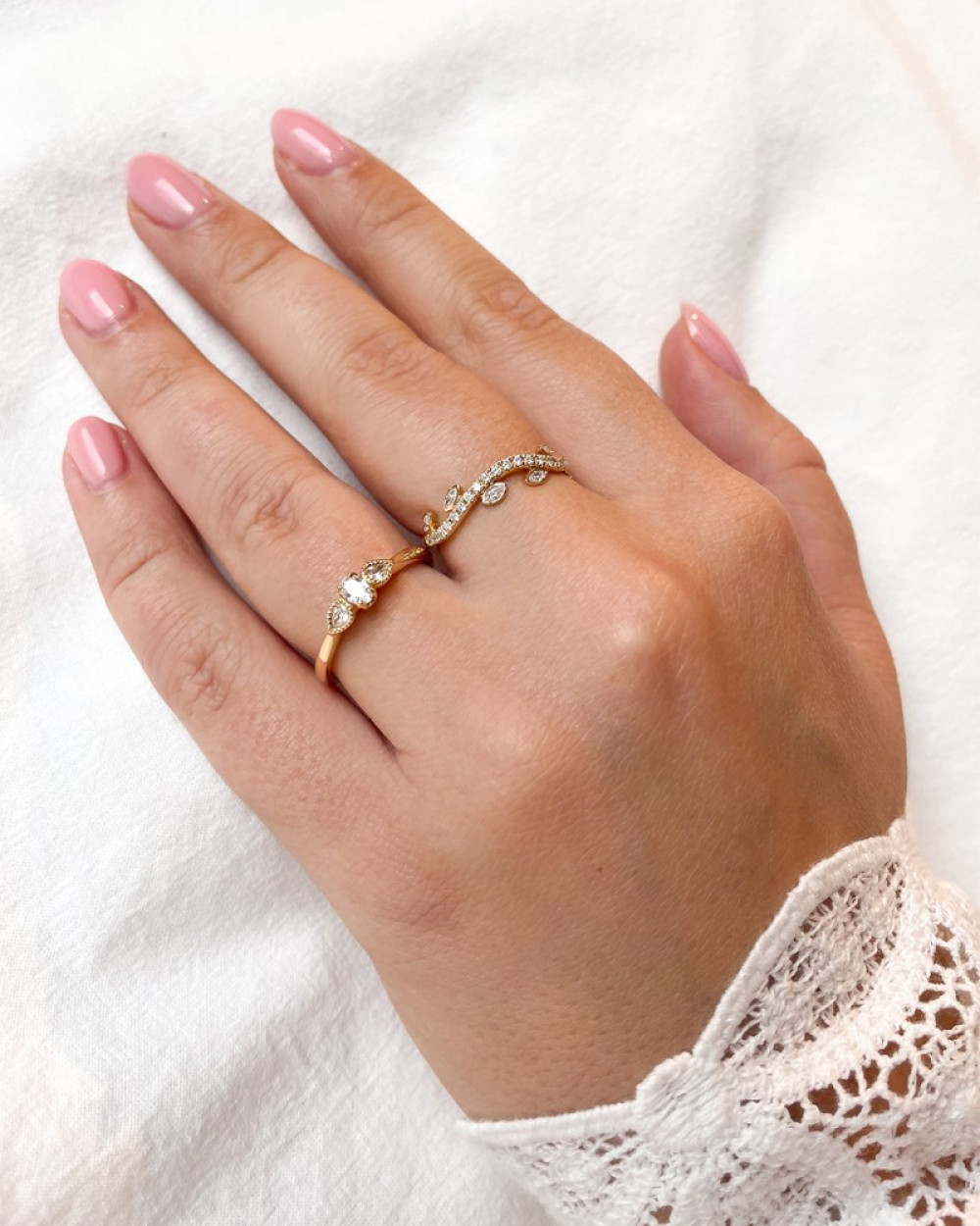 diamanten-schakelring-0-37-crt-met-blaadjes-van-4-8-mm-breed