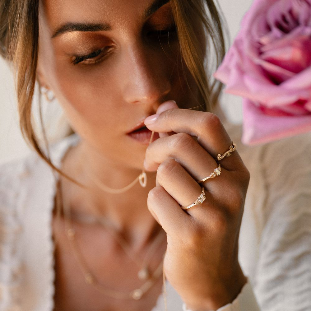 diamanten-schakelring-0-37-crt-met-blaadjes-van-4-8-mm-breed