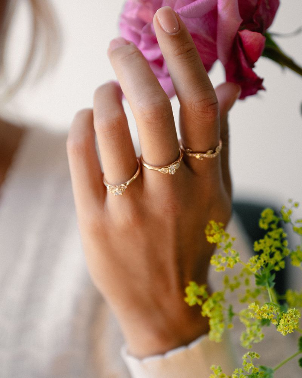 diamanten-schakelring-0-37-crt-met-blaadjes-van-4-8-mm-breed