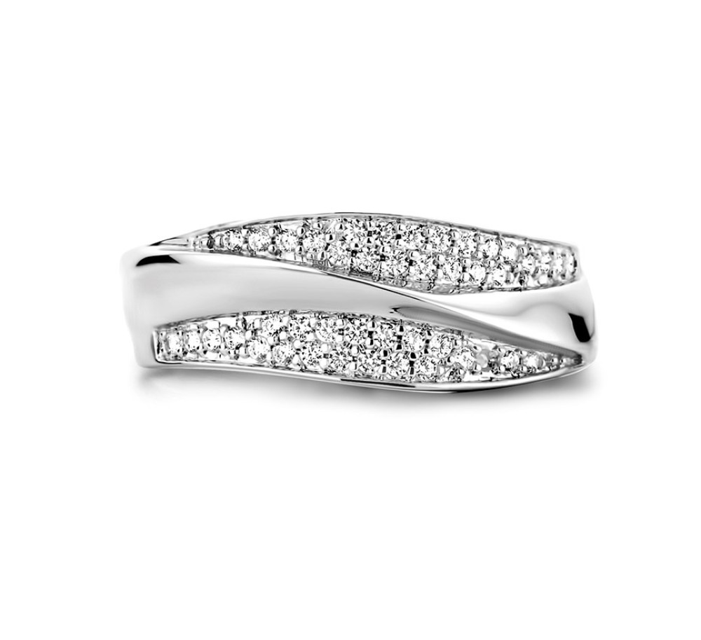 elegante-pave-crossover-ring-van-zilver-met-dynamische-kruisende-banen-en-kleine-zirkonias