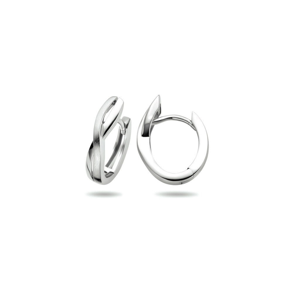 gedraaide-zilveren-oorringen-modern-mat-glanzend-afwerking-4-mm-breed-x-17-mm-hoog