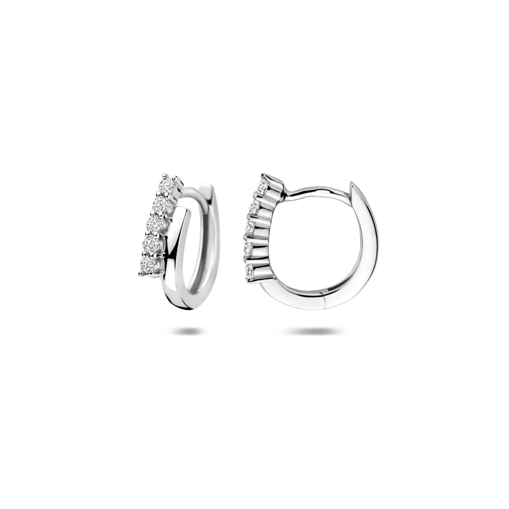 glanzende-zilveren-oorringen-transparante-zirkonia-s-4-mm-breed-x-13-mm-hoog