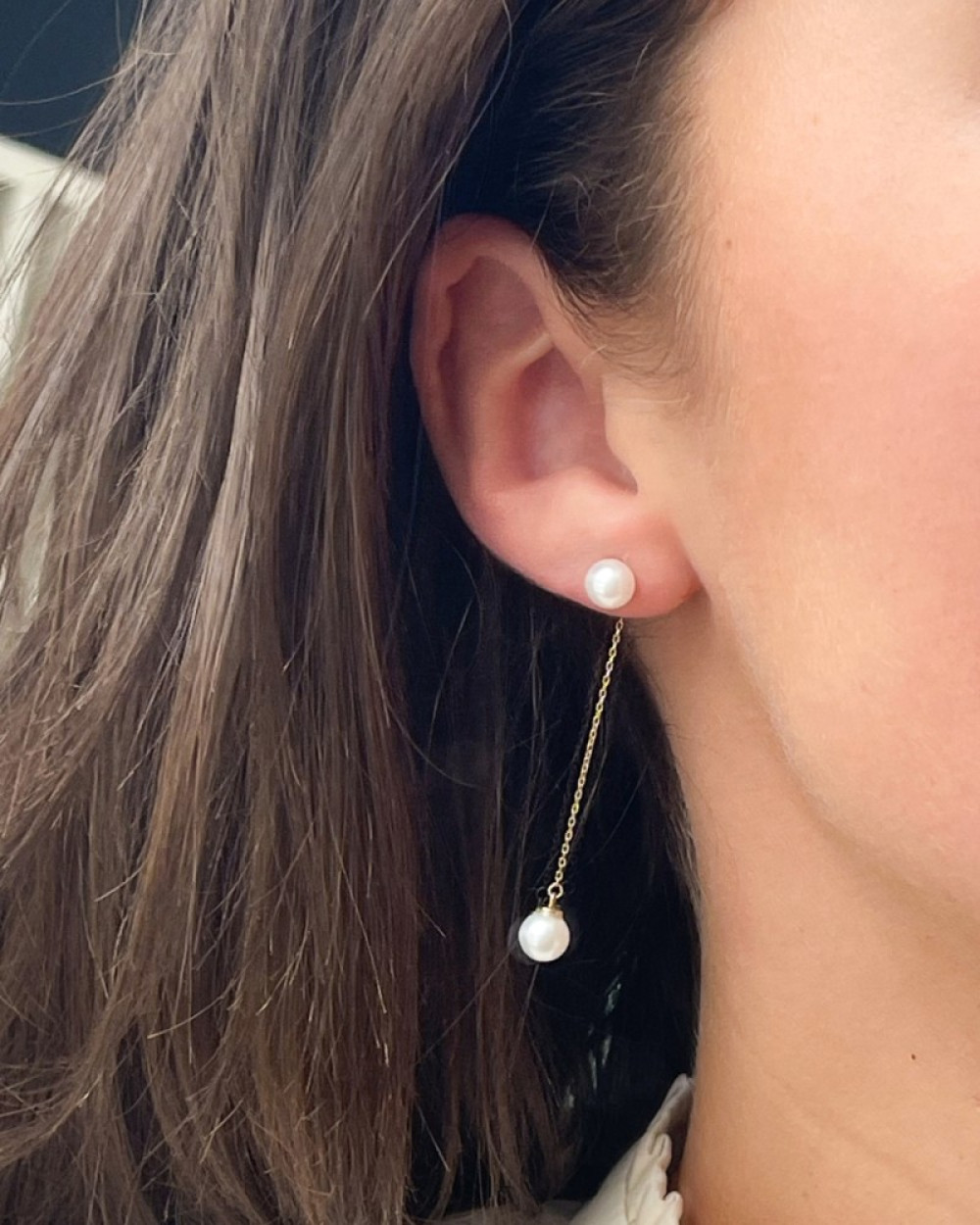 gouden-oorhangers-met-parels-onder-en-boven-hoogte-54-mm