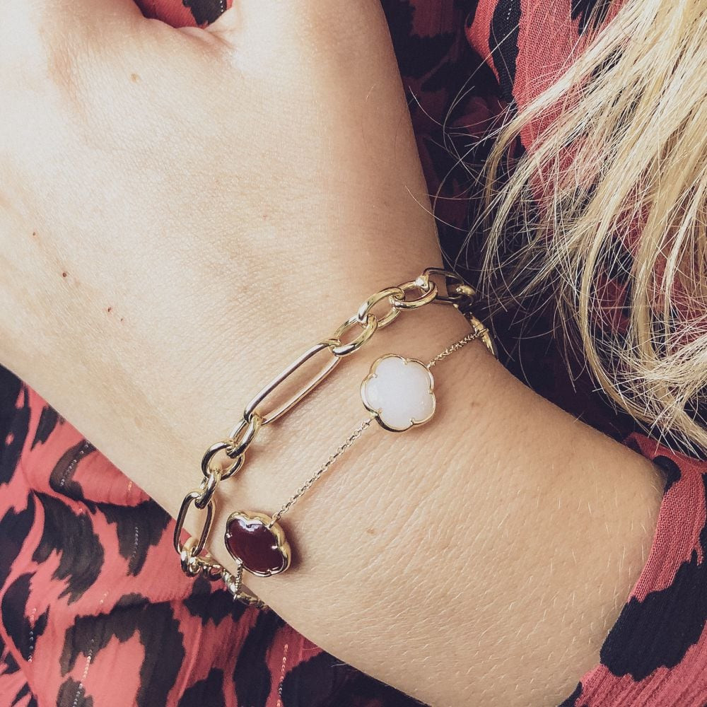 gouden-schakelarmband-met-afwisselend-patroon