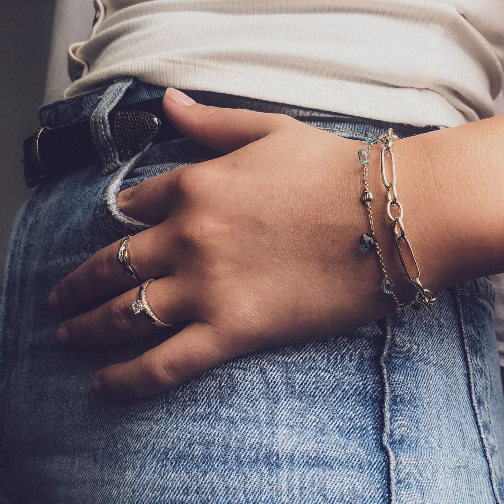 gouden-schakelarmband-met-afwisselend-patroon