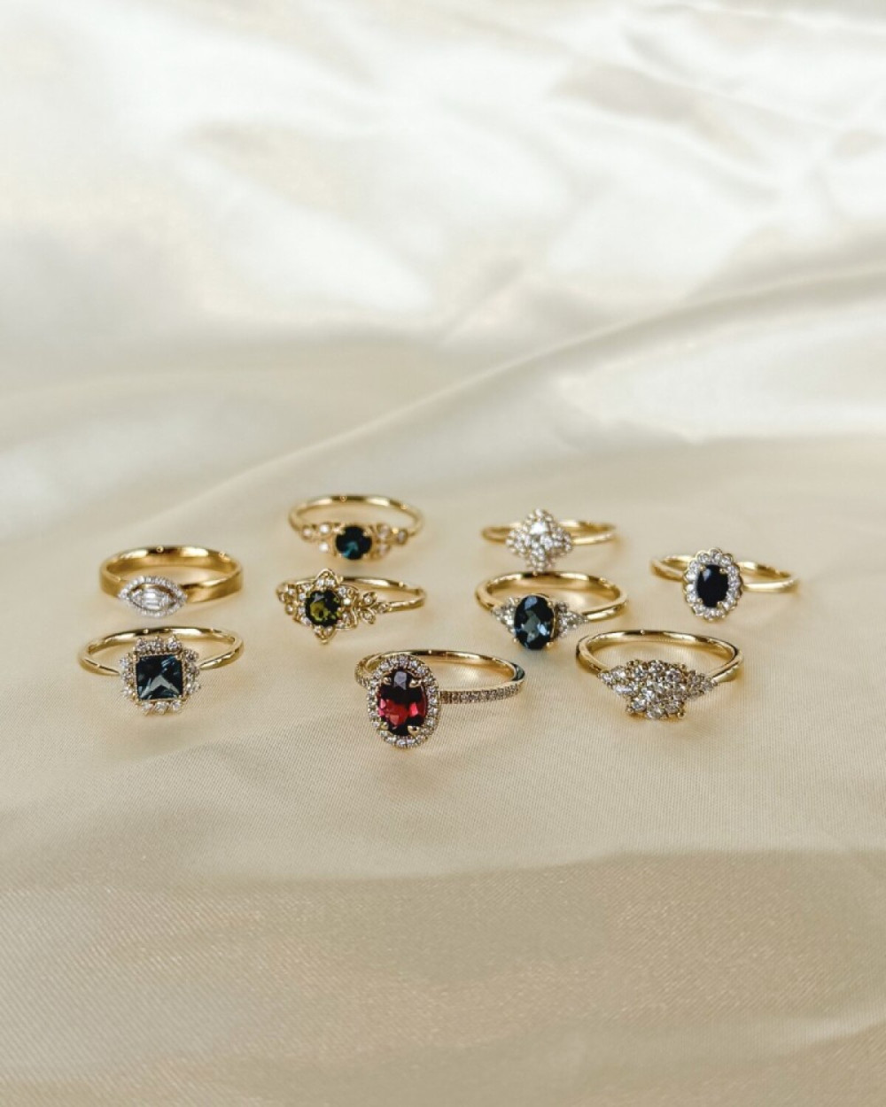 halo-bloem-ring-14k-goud-toermalijn-groen-transparante-diamanten-0-12-crt-10-mm-breedte
