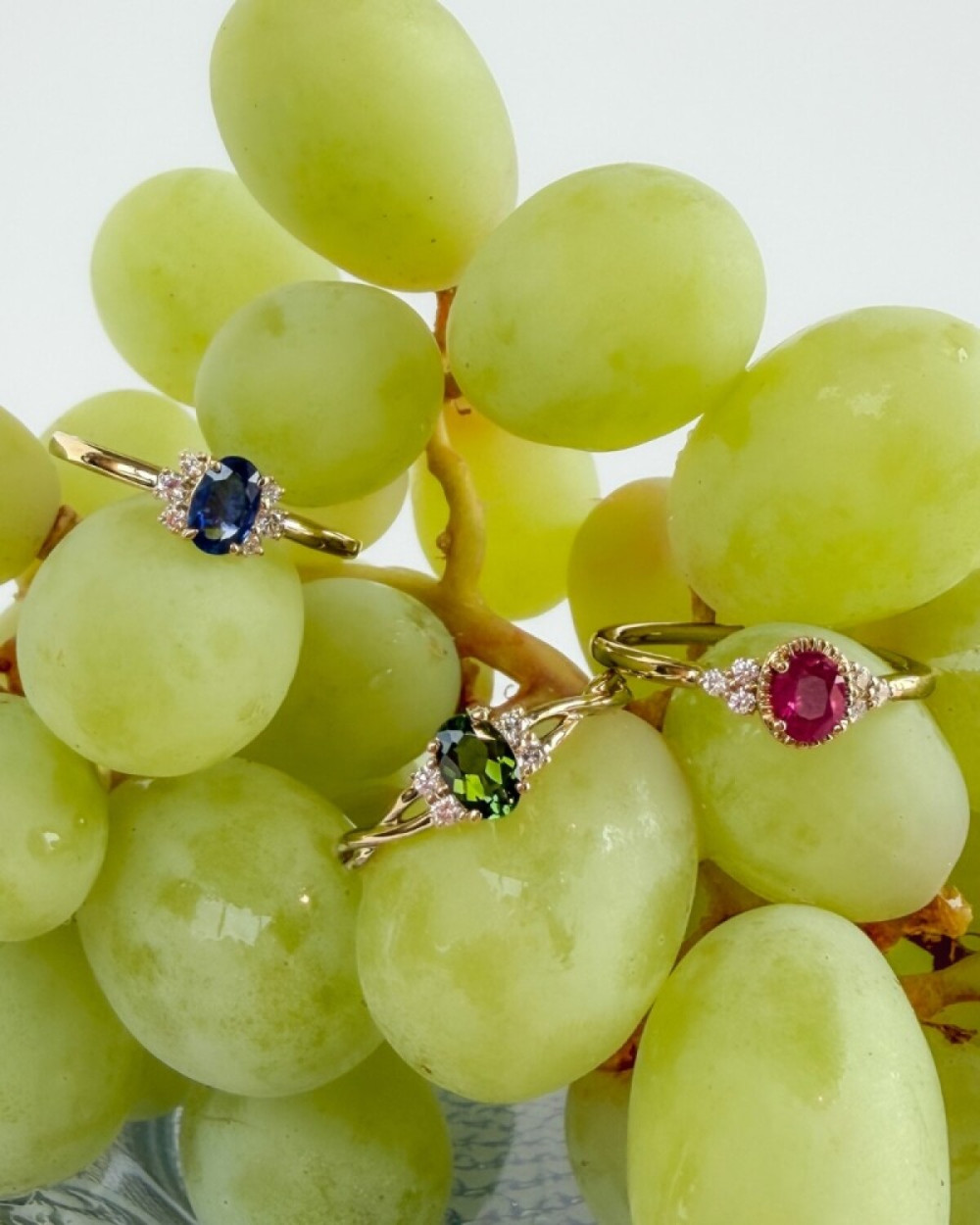 halo-ring-14-karaat-goud-toermalijn-groen-diamant-transparant-0-09-crt-6-2-mm-breedte