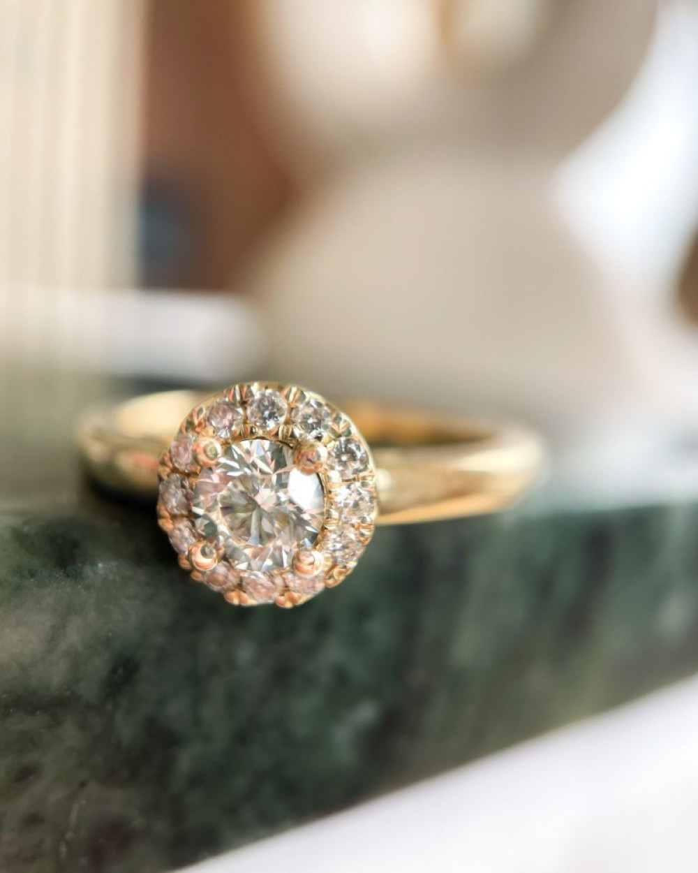 halo-ring-van-14-karaat-goud-met-diamanten-van-0-45-crt