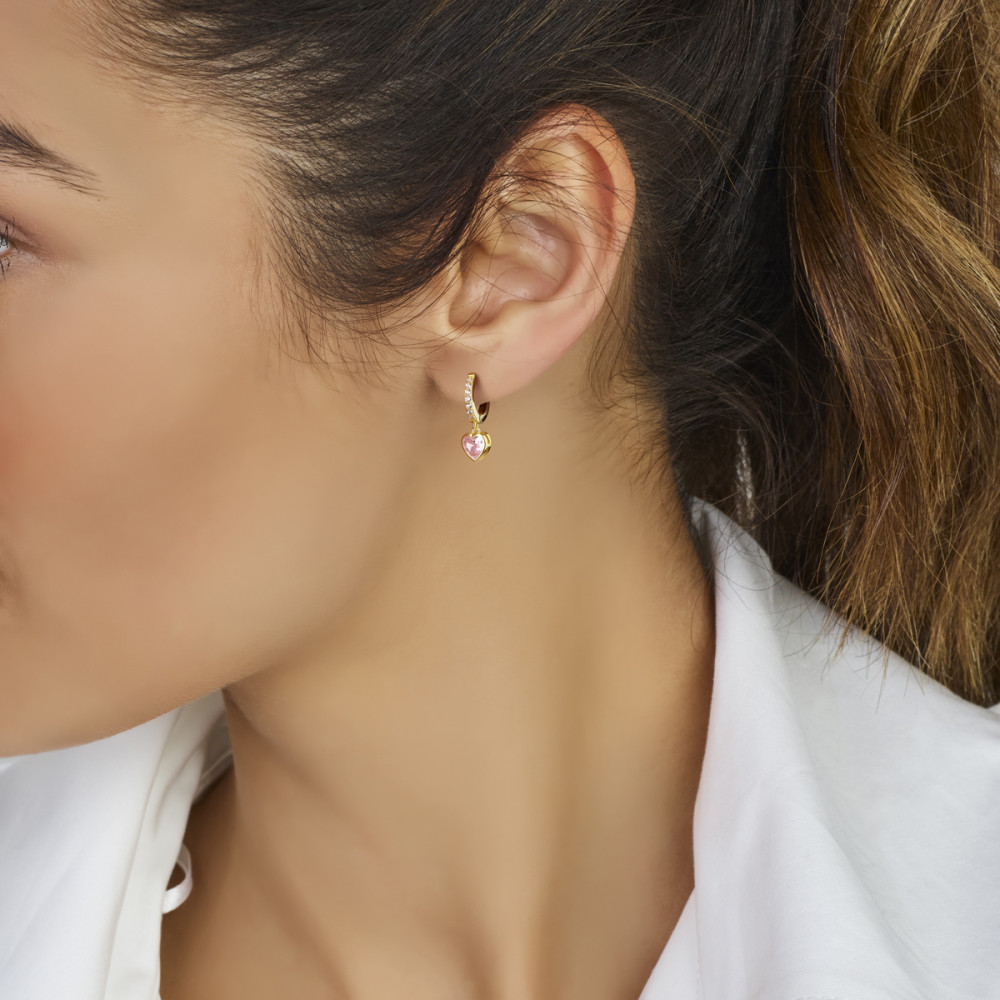 hartvormige-oorringen-met-roze-zirkonia-hangers-gold-plated-klapoorringen-19-5-mm