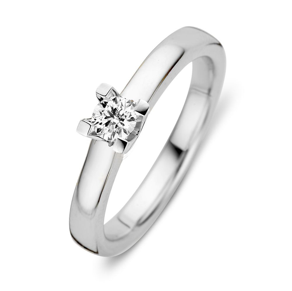 klassieke-solitairring-van-14-karaat-witgoud-met-centrale-diamant-in-klauwzetting