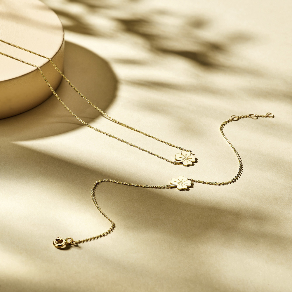 klavertje-vier-ketting-9-karaat-goudkleurig-0-8-mm-breedte-lengte-40-42-44-cm