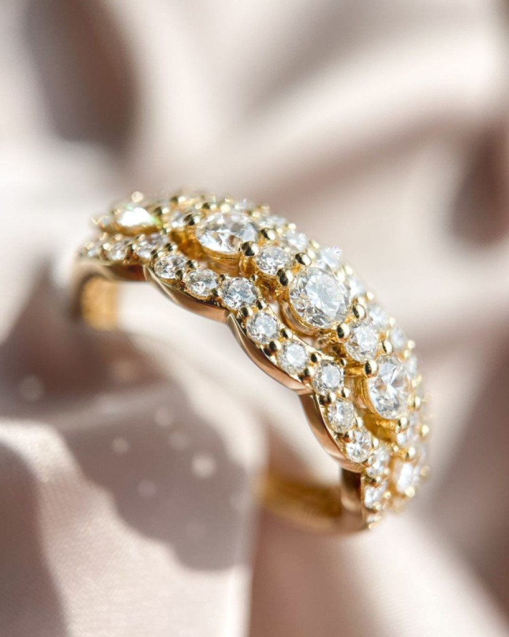luxe-diamanten-ring-1-00-crt-van-14-karaat-goud-en-7-1-mm-breed
