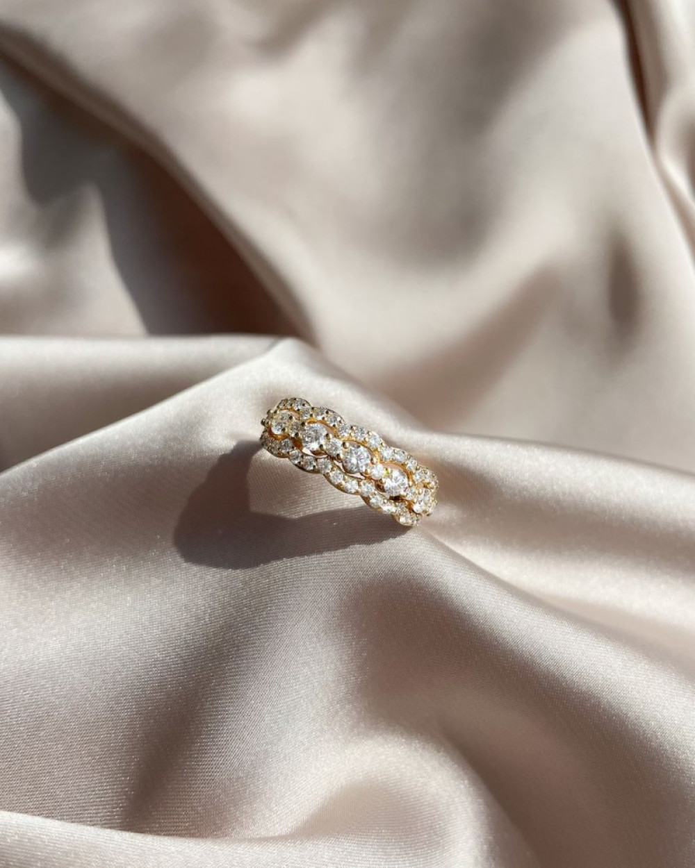 luxe-diamanten-ring-1-00-crt-van-14-karaat-goud-en-7-1-mm-breed