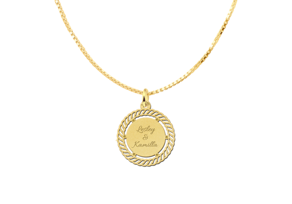 names4ever-gouden-hanger-met-gevlochten-rand-en-persoonlijke-gravure-diameter-20-mm