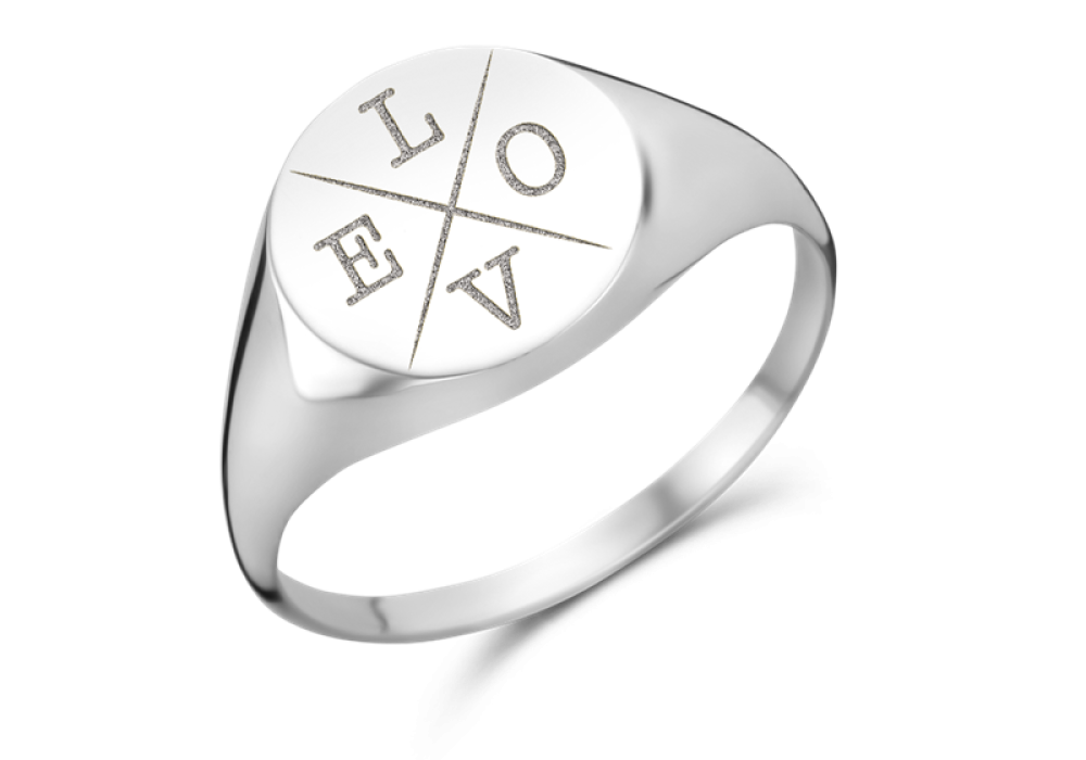 names4ever-zilveren-ovale-zegelring-met-gegraveerd-love-ontwerp