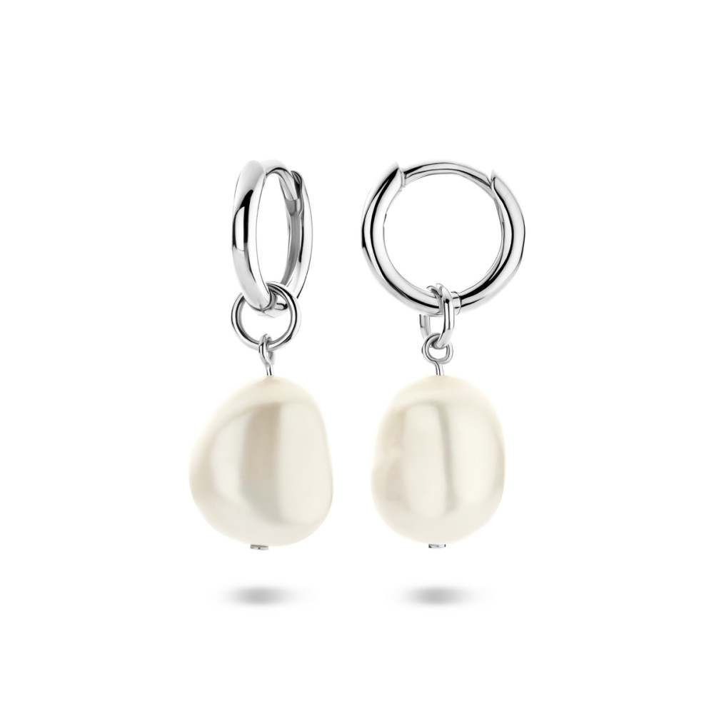 oorringen-in-zilver-met-zoetwaterparel-hangers-8-5-mm-breed-x-11-mm-hoog