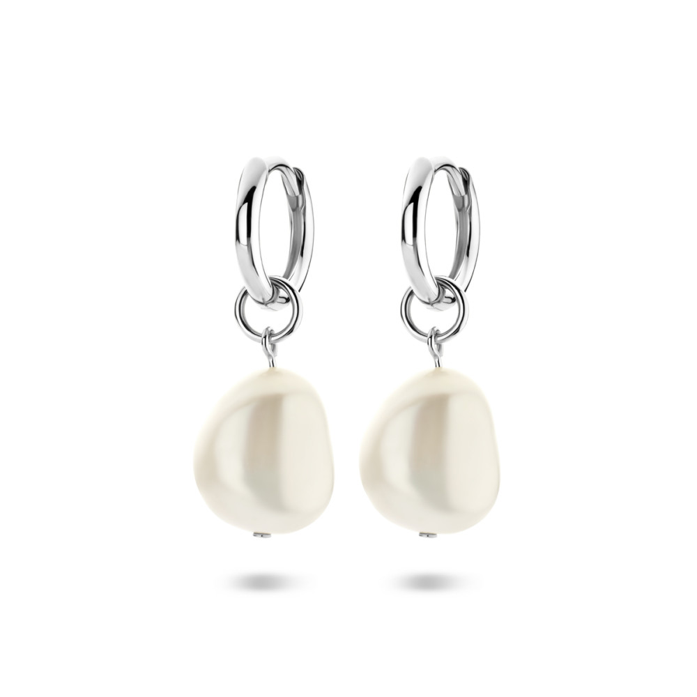 oorringen-in-zilver-met-zoetwaterparel-hangers-8-5-mm-breed-x-11-mm-hoog