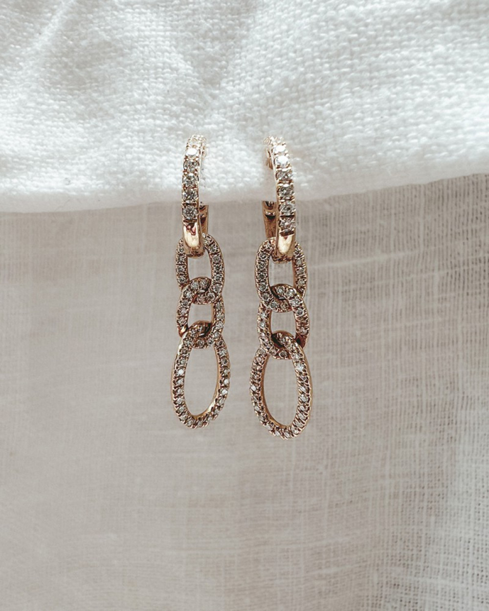 ovale-oorhangers-met-diamanten-14-karaat-goud-hoogte-29-mm