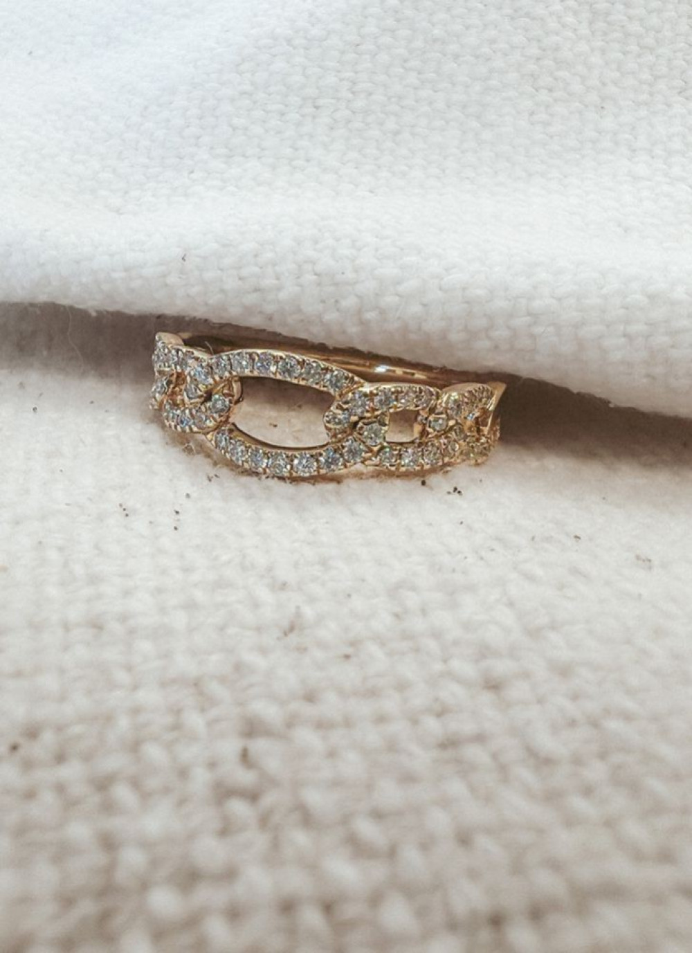 ovale-schakelring-van-14-karaat-goud-gezet-met-diamanten-0-28-crt