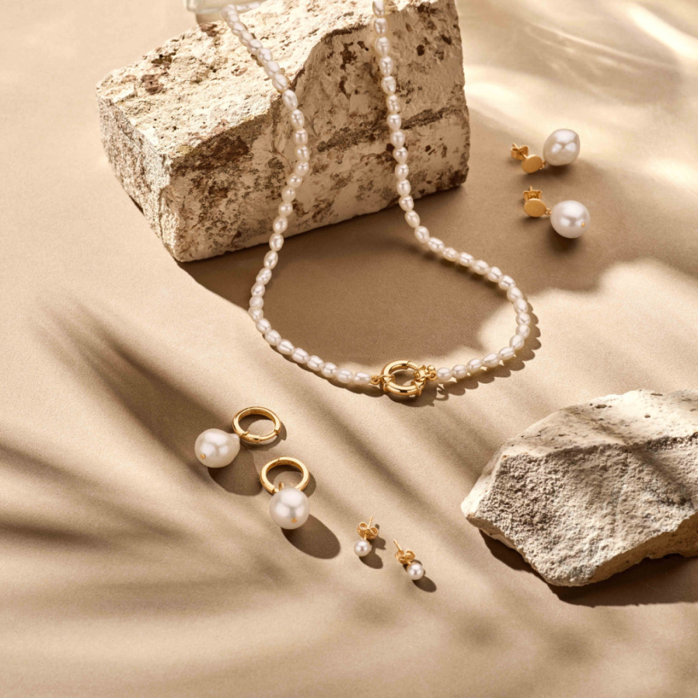 parel-oorknopjes-wit-en-9-karaat-goudkleurig-4-5-mm-diameter