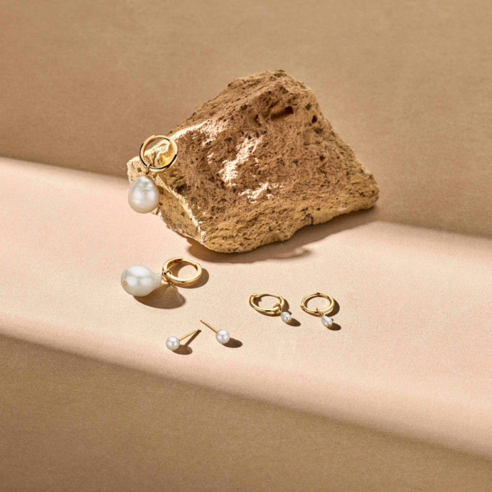 parel-oorknopjes-wit-en-9-karaat-goudkleurig-4-5-mm-diameter