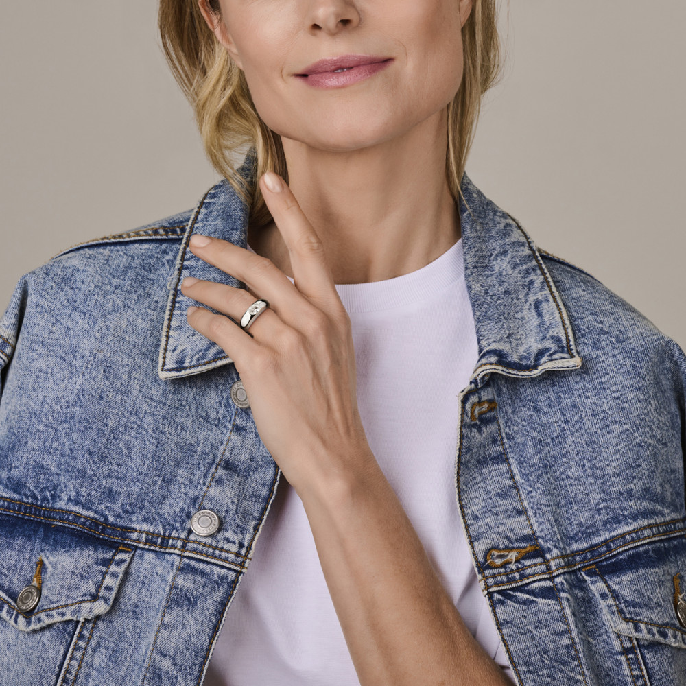 ring-925-zilver-gerhodineerd-en-ovale-zirkonia-transparant-7-5-mm-breedte