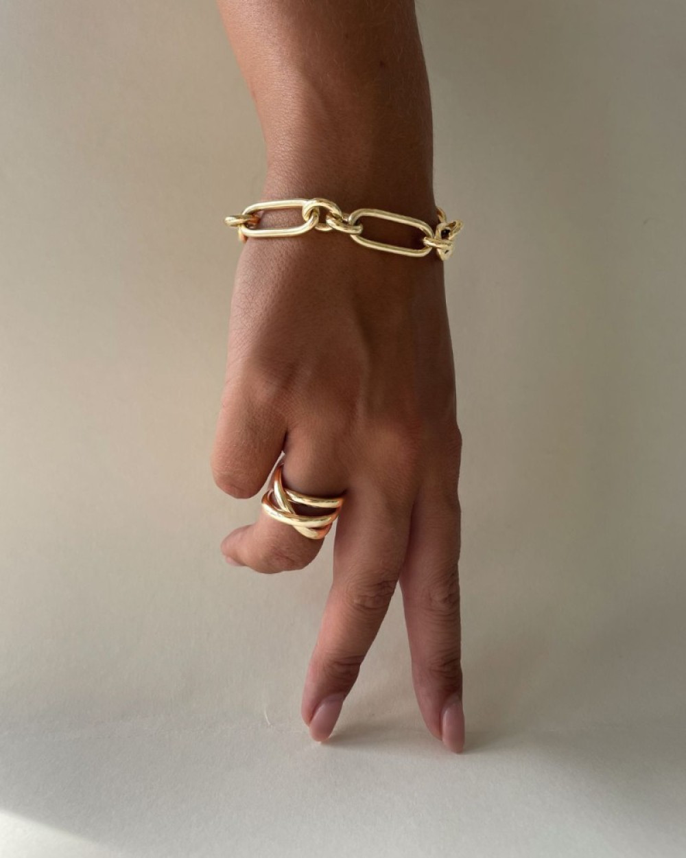 ring-van-goud-met-drie-gekruiste-banen-van-13-mm
