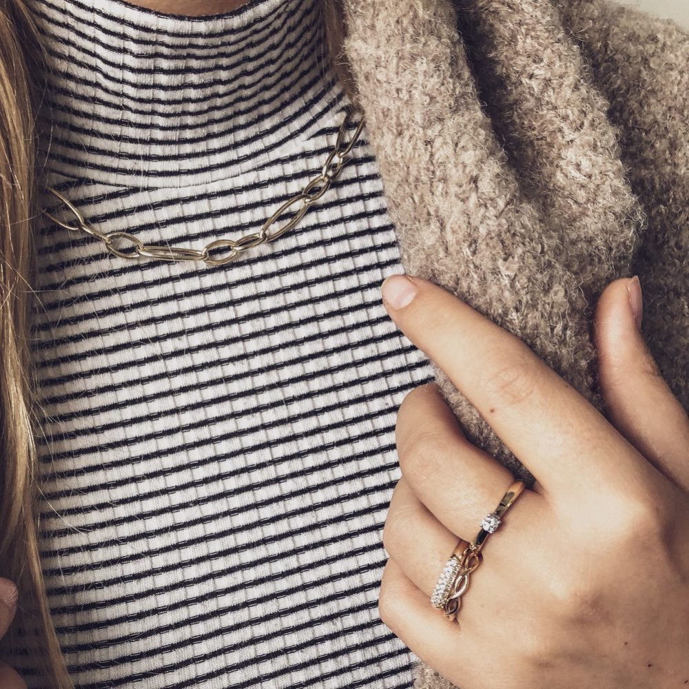 ronde-pave-ring-van-14-karaat-goud-met-briljante-diamanten-van-0-32-crt