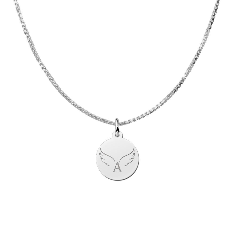 ronde-zilveren-hanger-met-initiaal-en-engelenvleugels-diameter-15-mm