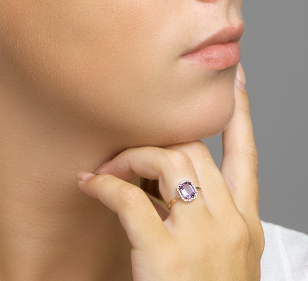 rosegouden-entourage-ring-met-amethist-en-diamanten