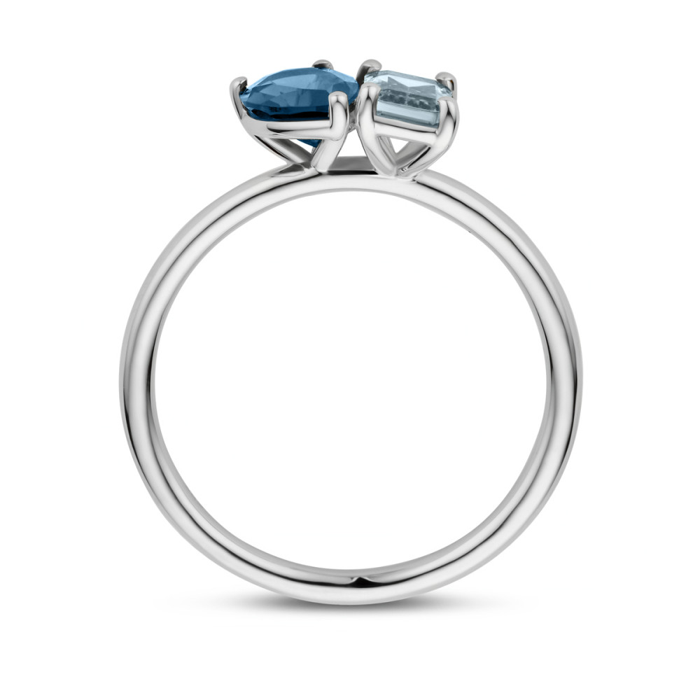 toi-et-moi-ring-witgoud-en-blauwe-topaas-druppel-en-rechthoekig-7-mm-breedte