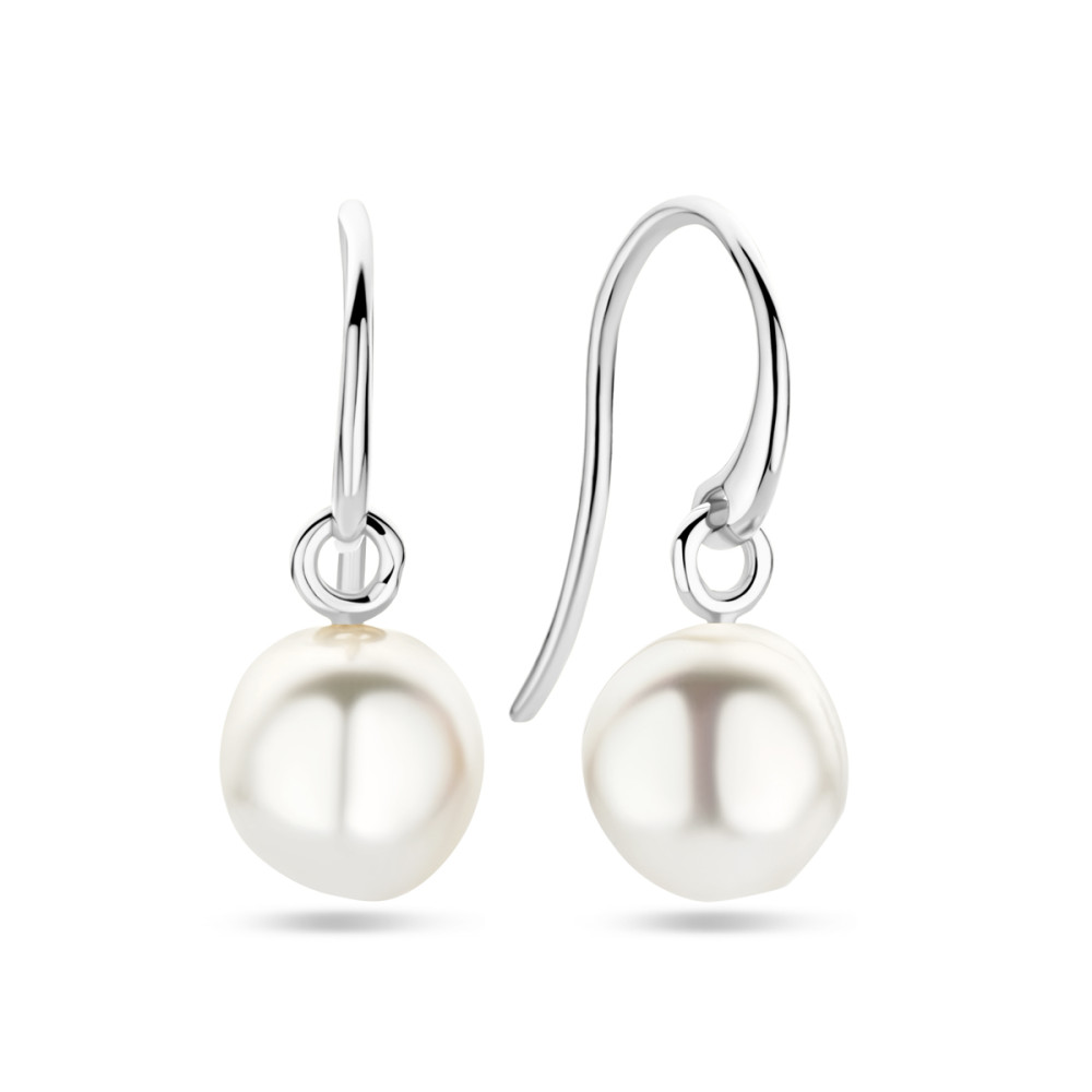 witte-zoetwaterparel-oorhangers-zilver-24-mm