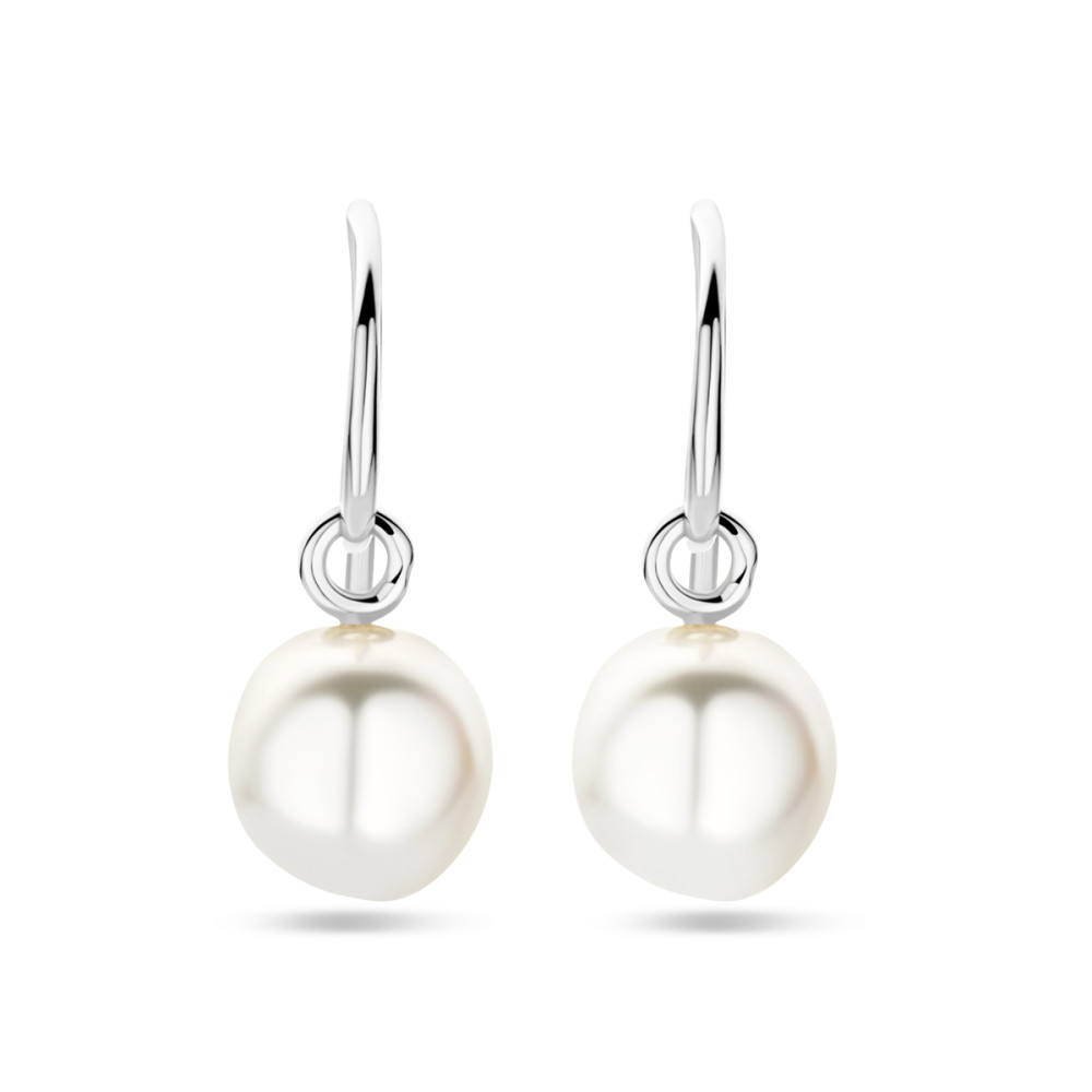witte-zoetwaterparel-oorhangers-zilver-24-mm