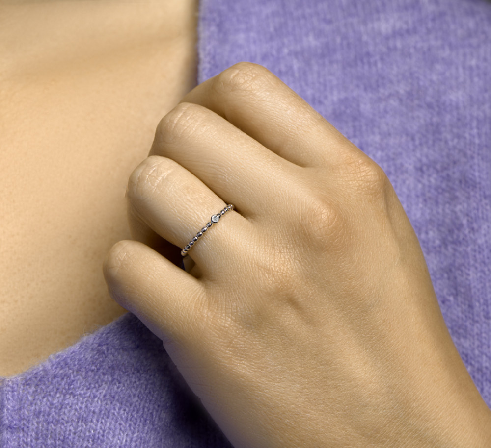 zilveren-bolletjesring-met-zirkonia