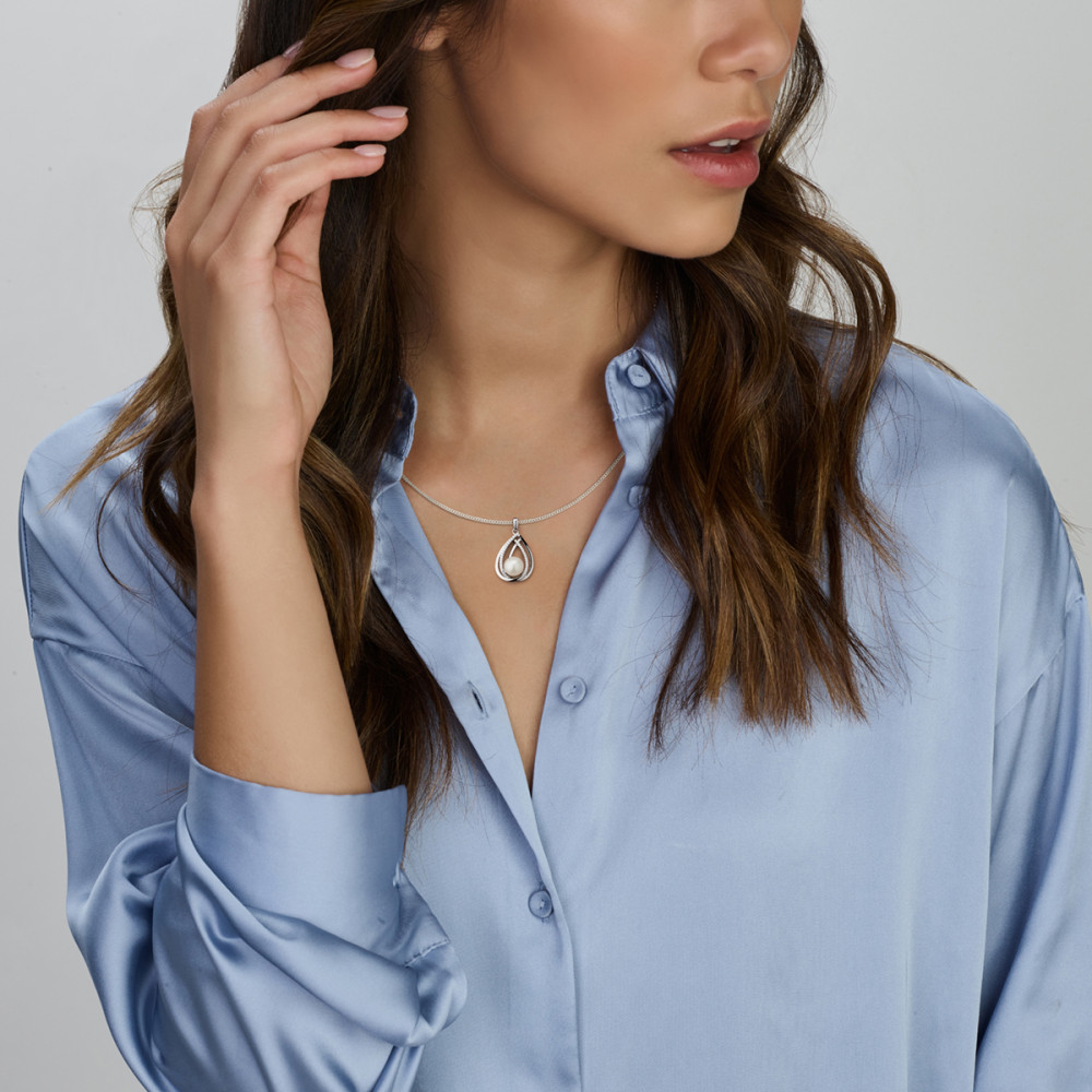 zilveren-druppel-hanger-met-parel-en-zirkonia-s-16-mm-breed-hoogte-28-mm