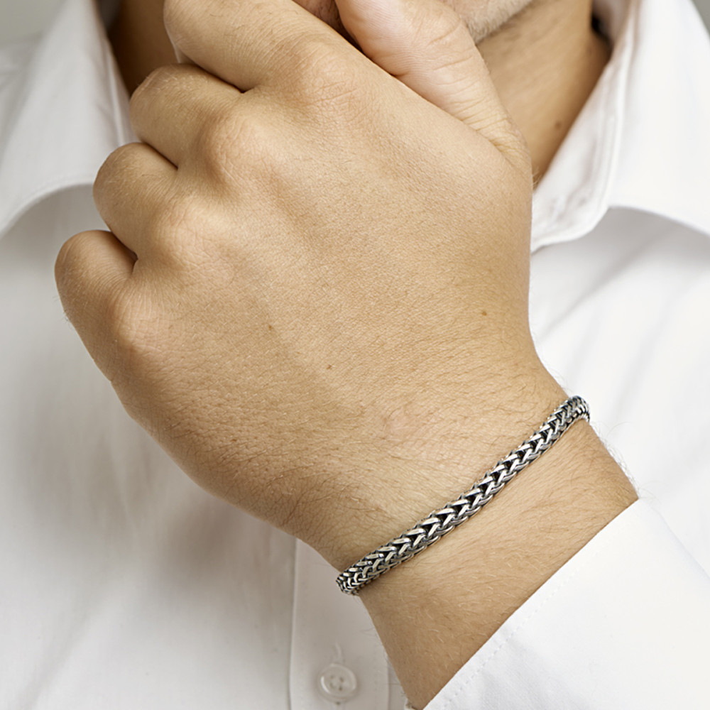 zilveren-geoxideerde-vossenstaart-schakelarmband-met-karabijnsluiting