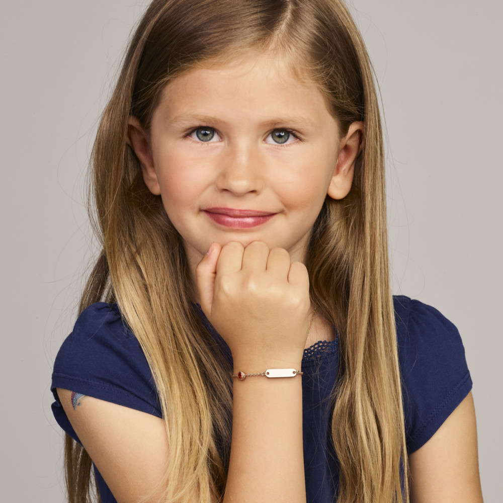 zilveren-graveerbare-armband-met-rode-geboortesteen