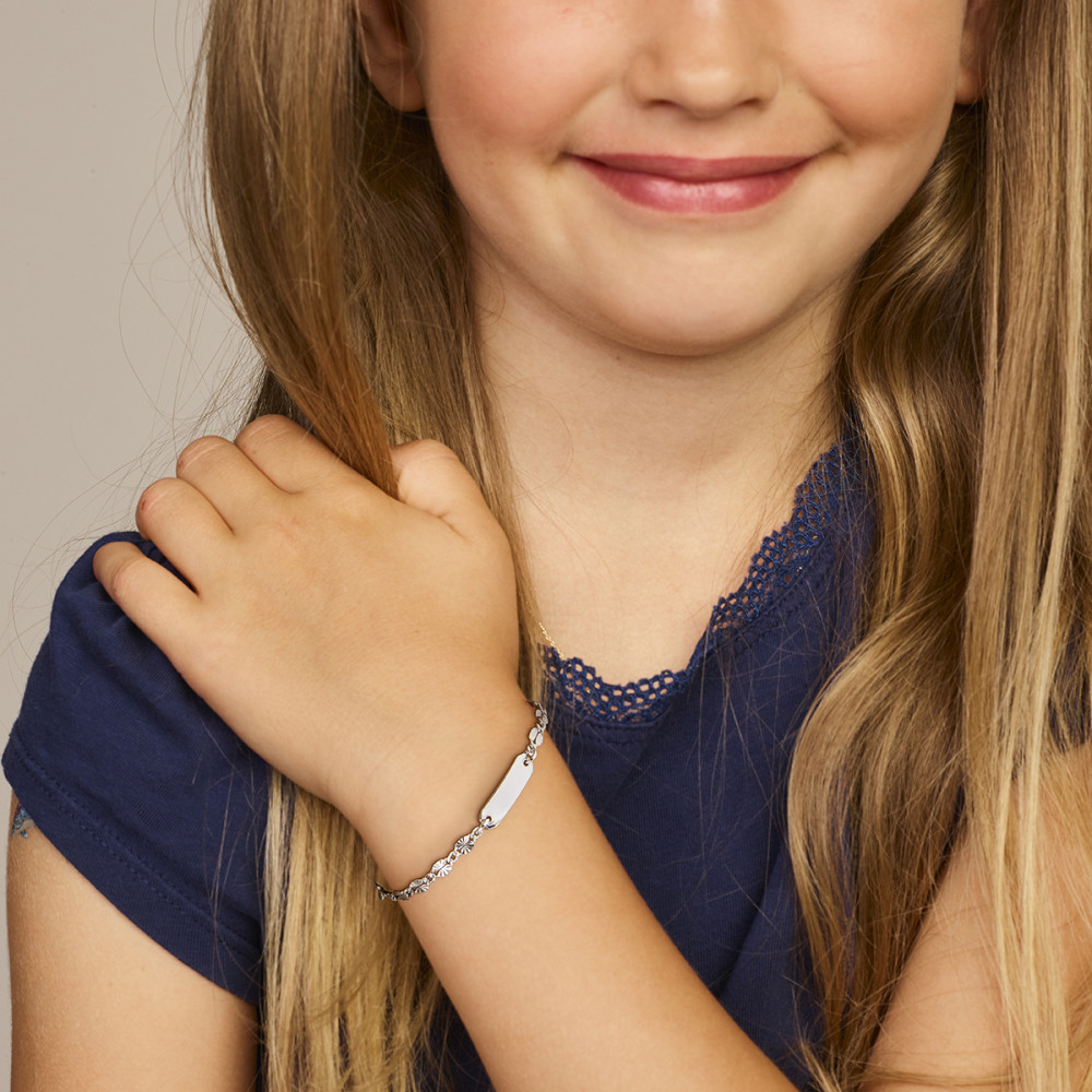 zilveren-graveerbare-kinderarmband-met-gediamanteerde-schakels
