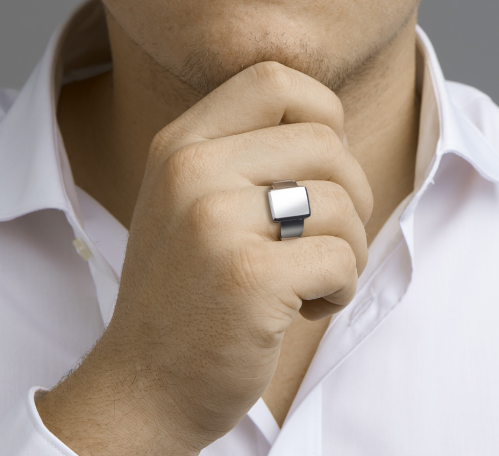 zilveren-graveerbare-zegelring-met-brede-rechthoekige-bovenkant