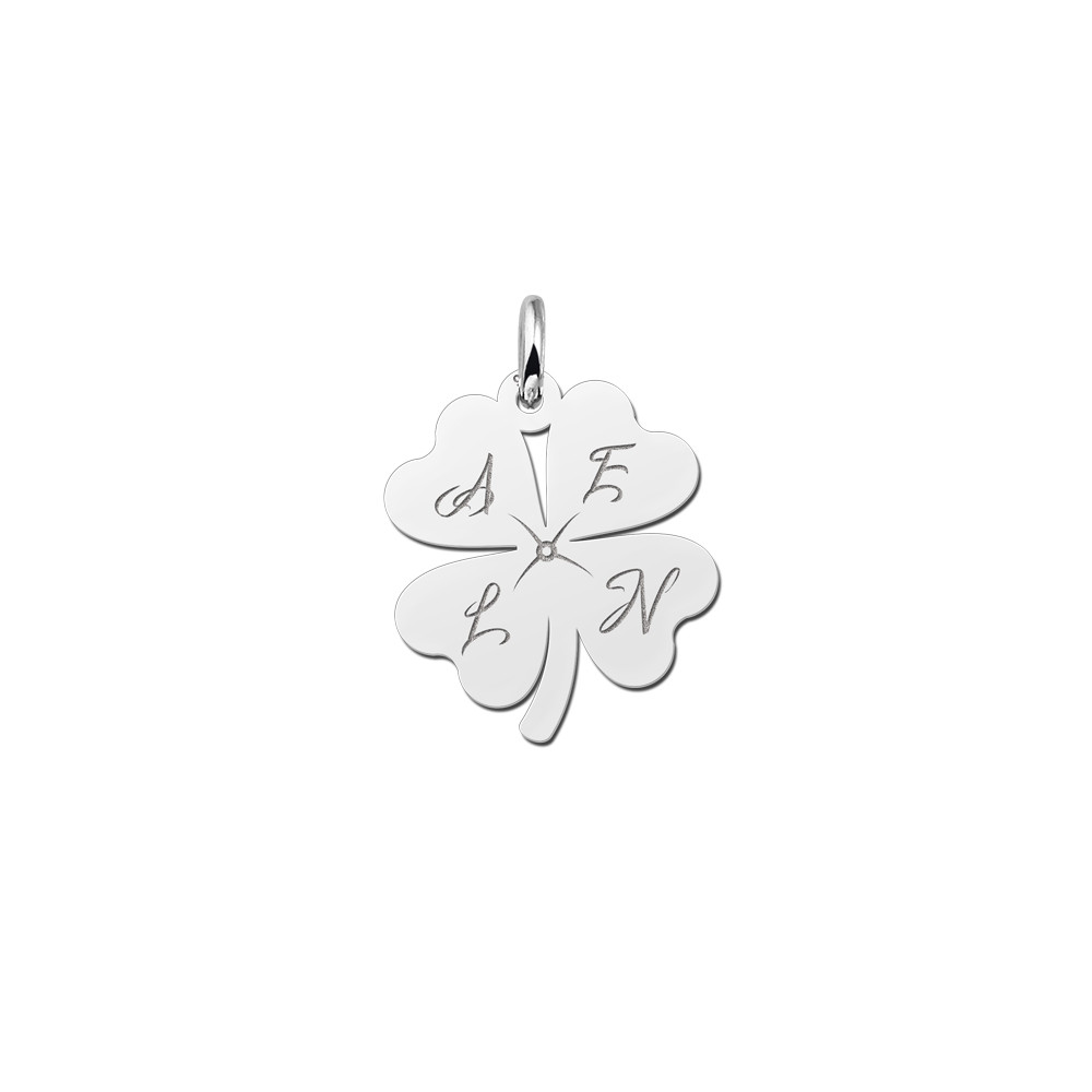 zilveren-klavertje-vier-hanger-met-vier-initialen-20-mm-breed-hoogte-18-5-mm